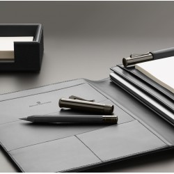 Perfekter Bleistift MagnumGraf von Faber-CastellPVD-Beschichtet aus Titan